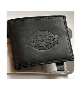 Dickies Classic Black Leather Billfold Wallet
